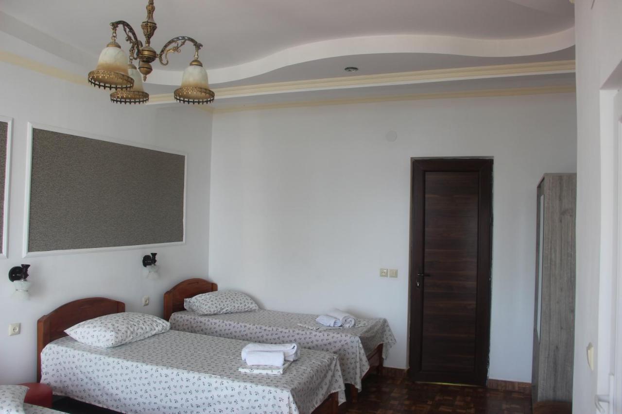 Badu Guest House Kvariati Buitenkant foto