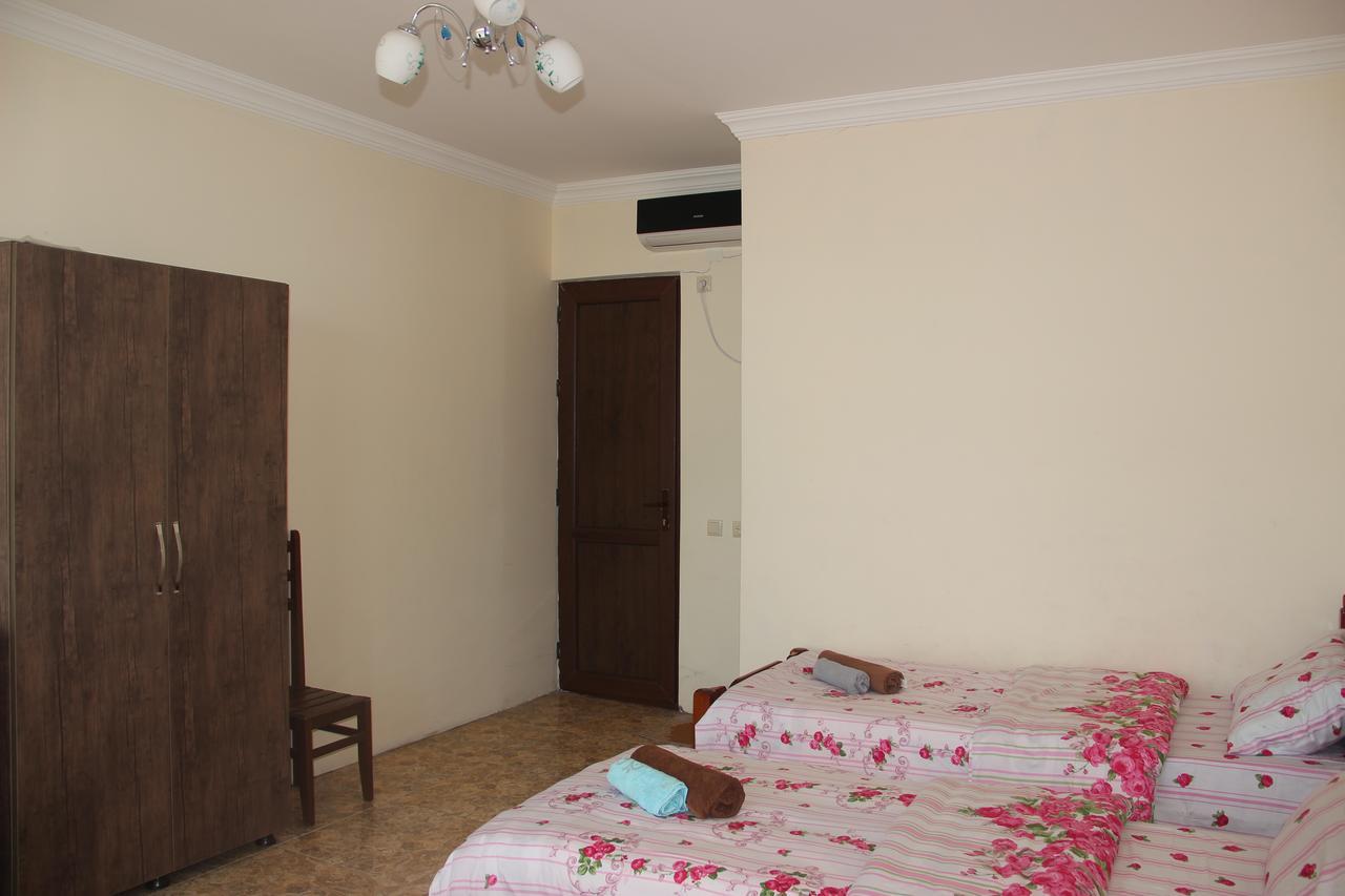 Badu Guest House Kvariati Buitenkant foto